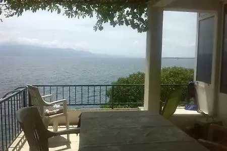 Drvenik, 1m From Sea *