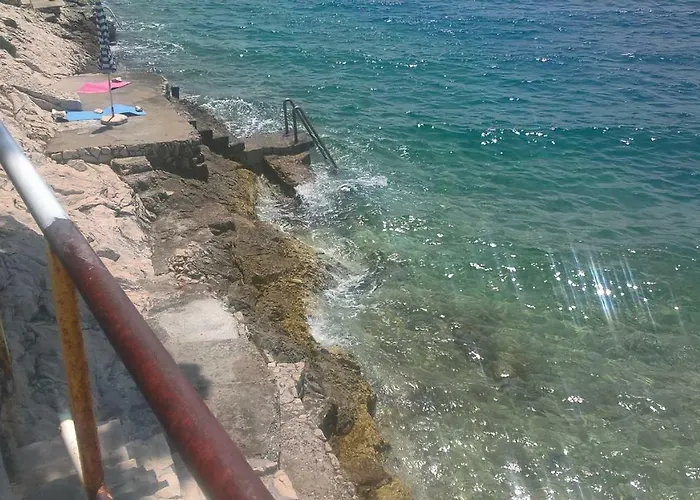 Drvenik, 1m From Sea Apartment