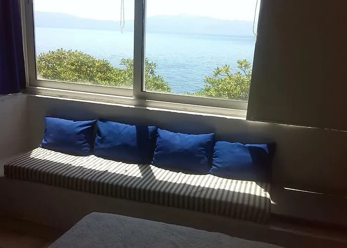 Drvenik, 1m From Sea